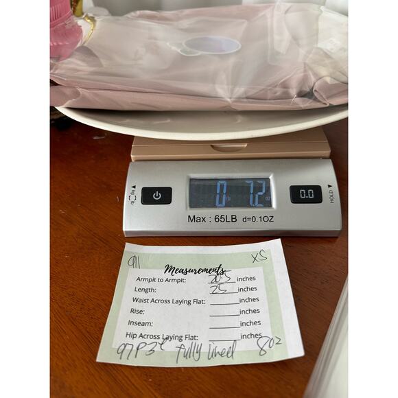 Aritzia Babaton Neutral Tone Pink Minimalist Short Sleeve Oversized Flowy Blouse - Picture 6 of 6